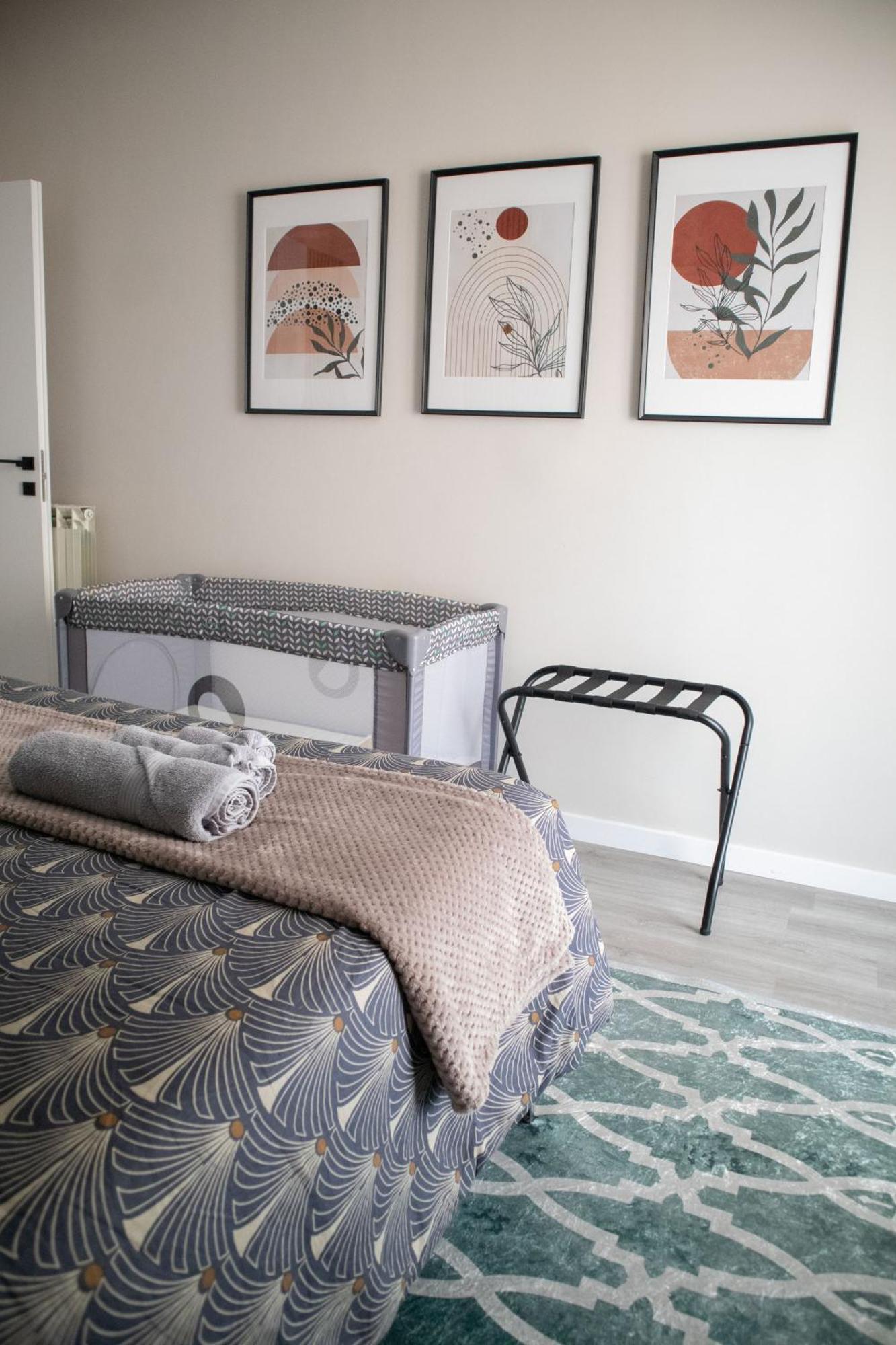 Appartamento Sara's - Modern Near Metro, Perfect For Families And Groups In *