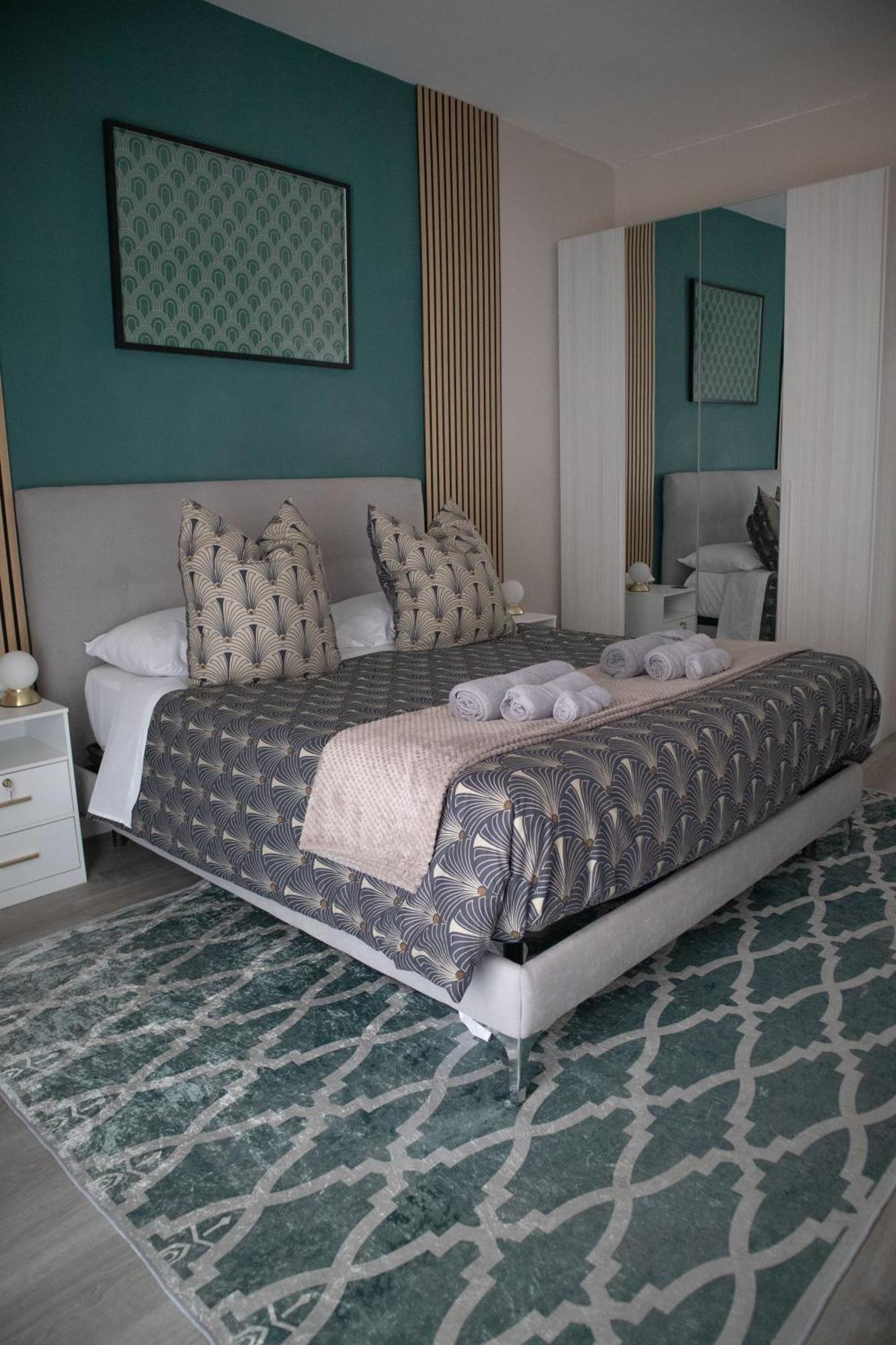 Apartment Sara's - Modern Near Metro, Perfect For Families And Groups In *